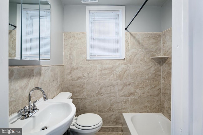 Building Photo - 1610 S 24th St