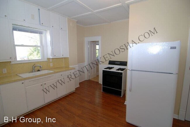 Building Photo - 4038 10th Ave