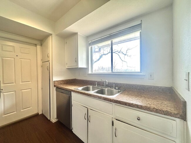 Building Photo - 4807 Copperbend Blvd