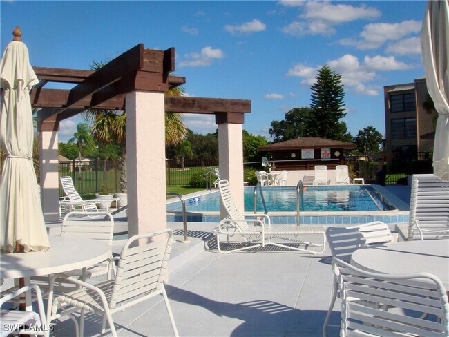 Building Photo - 3655 Boca Ciega Dr