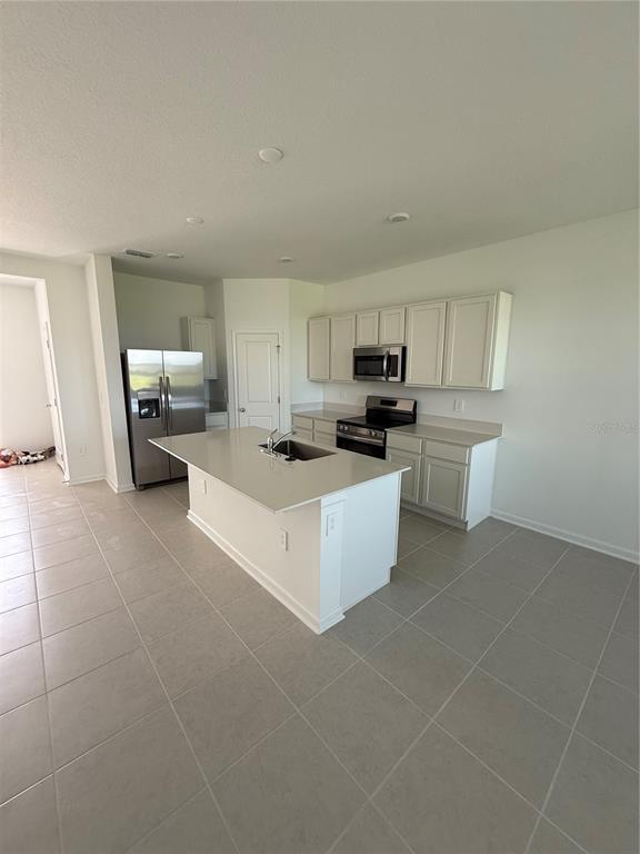 Building Photo - 3011 Maloof Dr