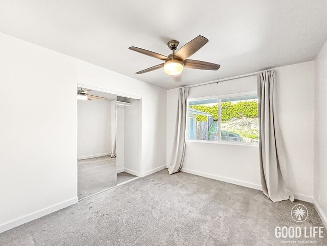 Building Photo - Beautiful 3BD/2BA with Updated Kitchen, 2-Car Detached Garage and A/C in Clairemont!