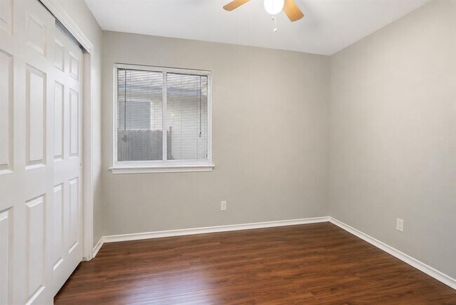 Building Photo - 1001 Apple Cross Dr