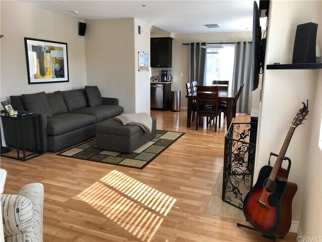 Building Photo - 1250 S Neveen Ln