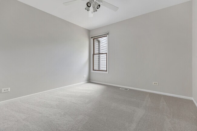 Building Photo - 414 Villa Cir Dr