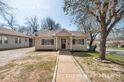 Building Photo - 930 Freeman St