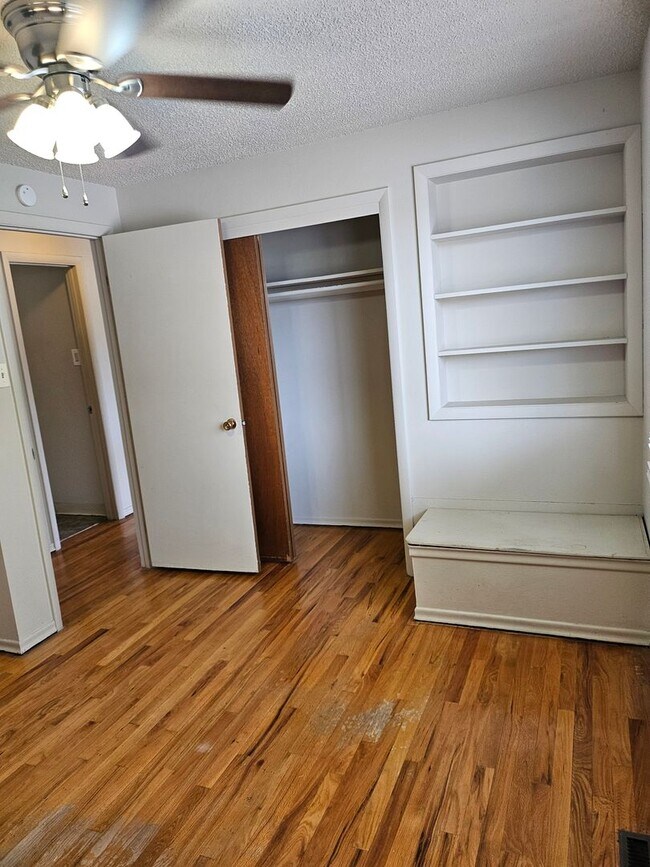 Building Photo - ALL PROSPECTIVE TENANTS MUST SUBMIT A $58 NON-REFUNDABLE APPLICATION FEE PER APPLICANT ONLINE AND...