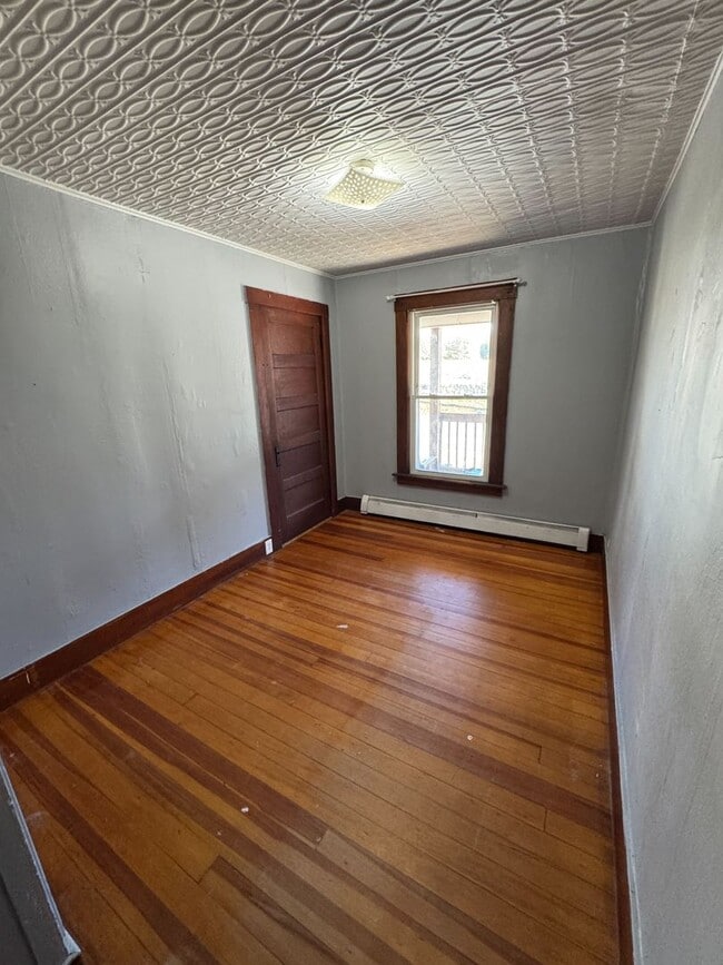 Building Photo - 64 Summer St