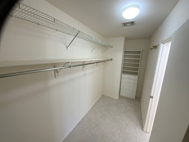 Building Photo - Single Story Henderson Home with 3-Car Gar...