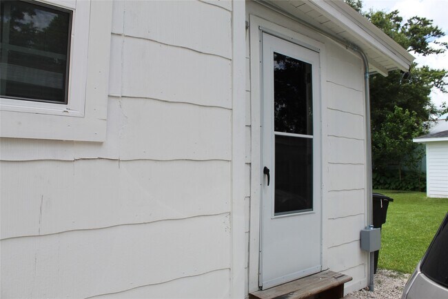 Building Photo - 229 Neyland St