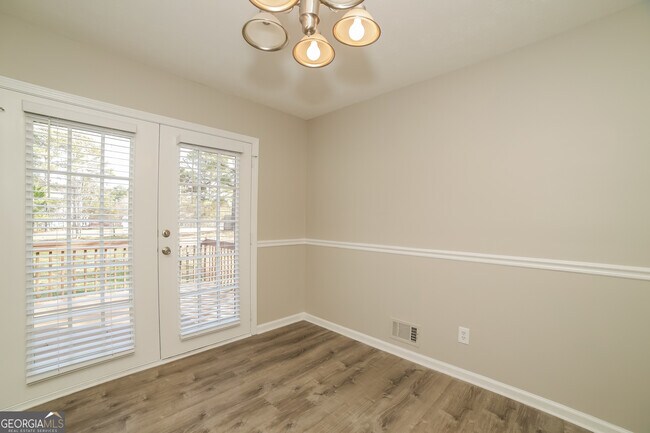 Building Photo - 499 Woodland St