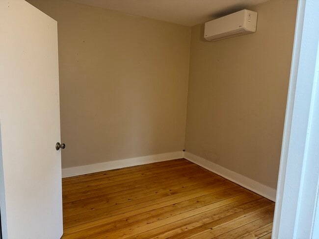 Building Photo - 204 Jepson St