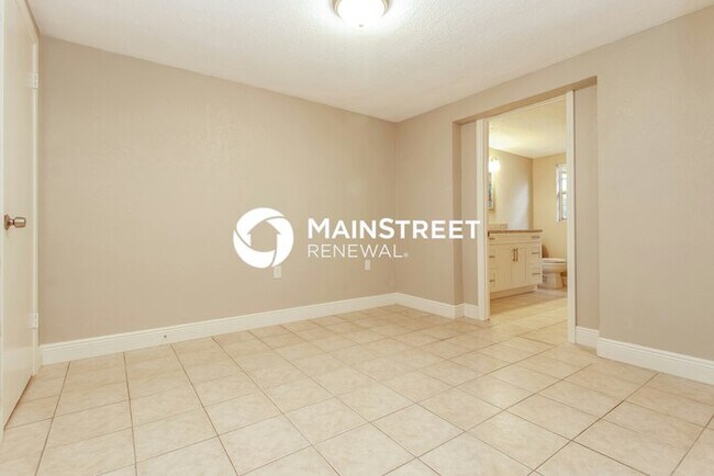 Building Photo - 3 Bedroom Pet-Friendly Home in Port Richey...