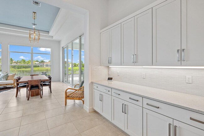 Building Photo - 8270 SE Pennock Trail