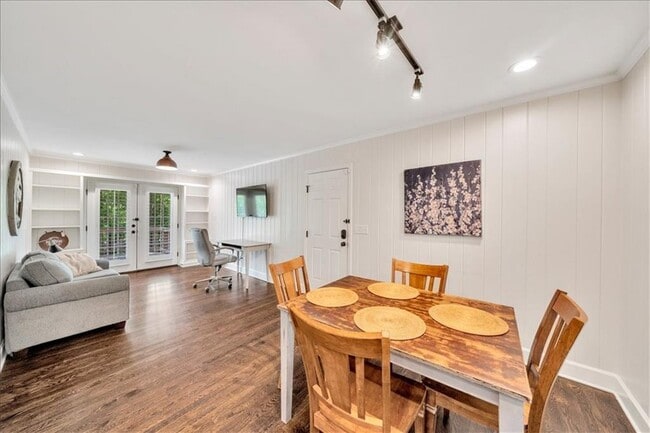 Building Photo - 5592 Colton Dr NE