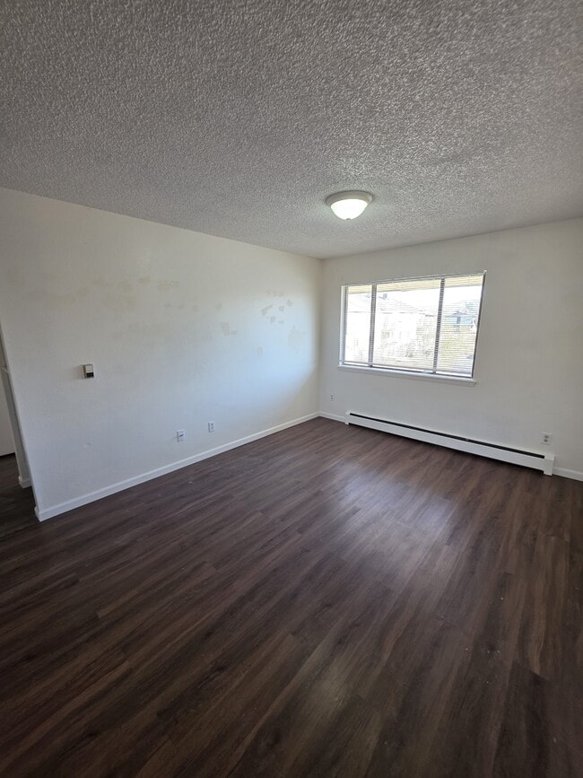 Building Photo - 487 Tracy Dr