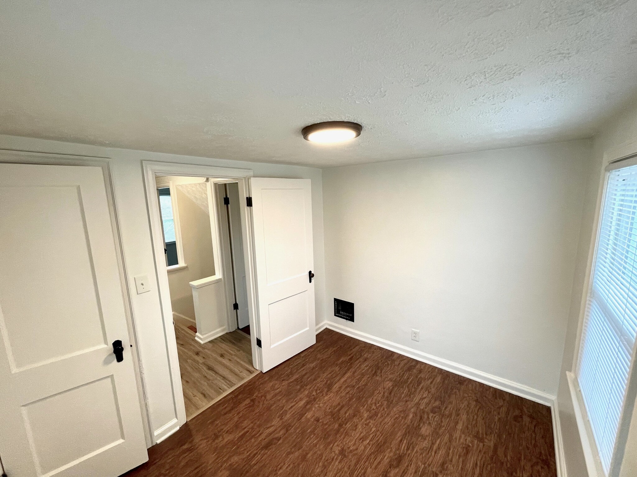 Building Photo - 1806 Harold Pl