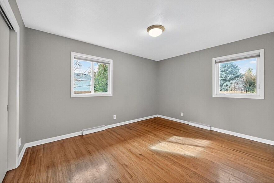 Building Photo - 240 Carr St