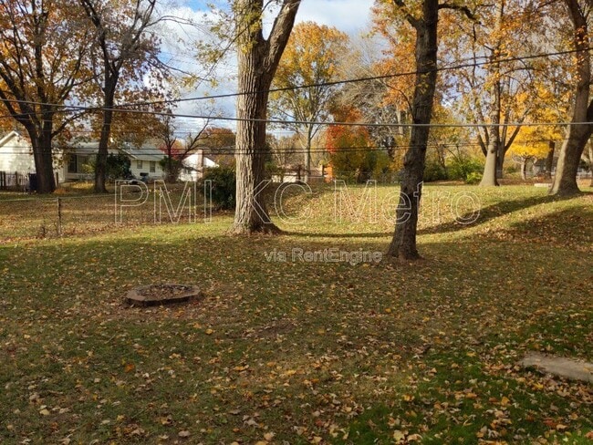 Building Photo - 3207 NE 48th Terrace