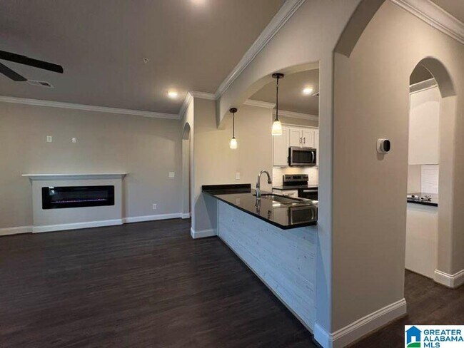 Building Photo - 4421 Lennox Pl