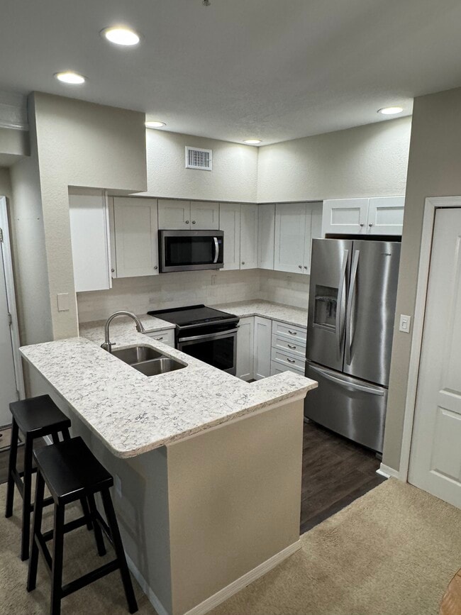 Building Photo - 4110 Central Sarasota Pkwy