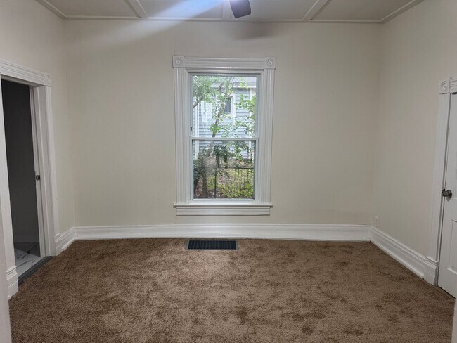 Building Photo - 2522 Olive St
