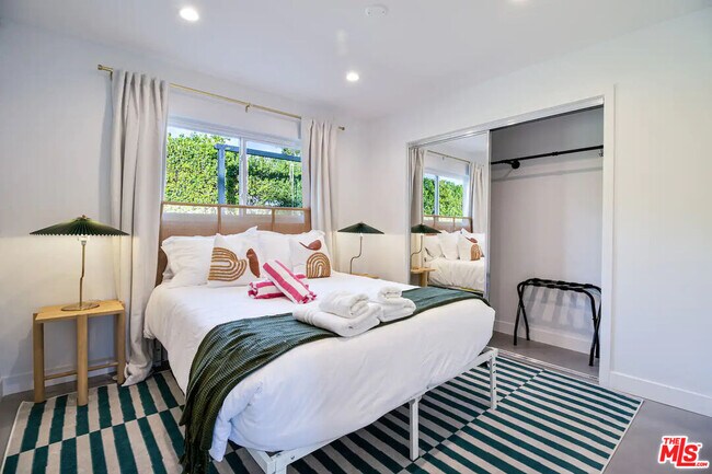 Building Photo - 3730 E Camino San Miguel