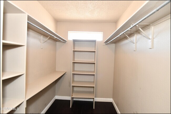 Building Photo - 7362 Luz De Dia Ct
