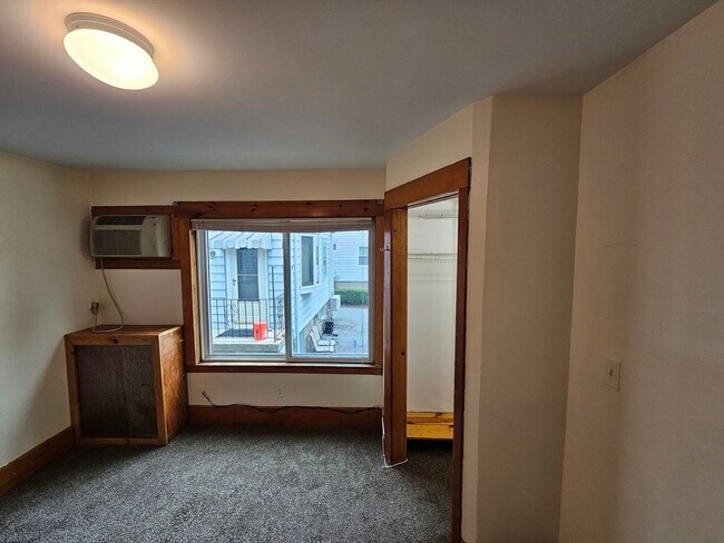 Building Photo - 129 Lexington St