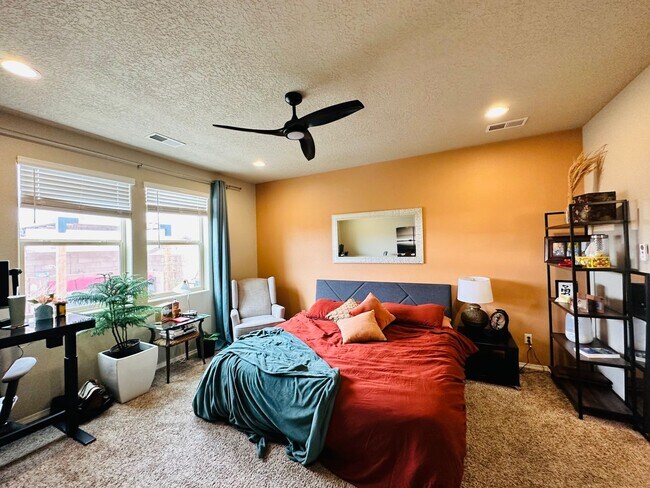 Building Photo - STUNNING Back yard!  Level II EV Charger!