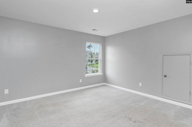 Building Photo - 414 Tulip Way