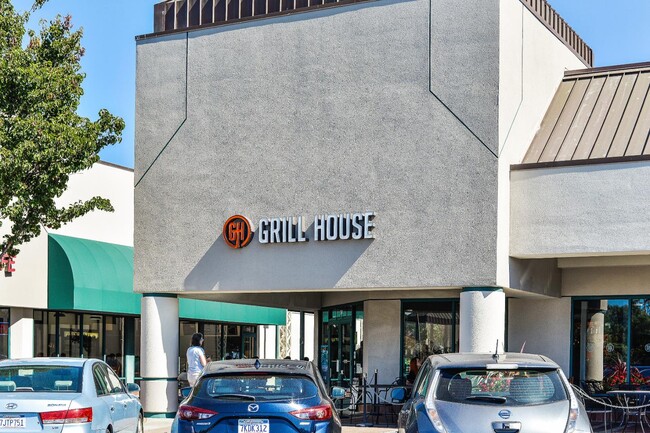 Building Photo - 142 Monaco Dr