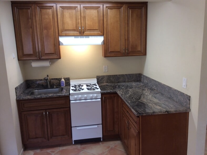 Building Photo - 4477 Meadowlark Ln