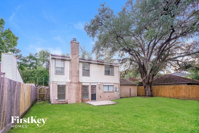 Building Photo - 8010 Goldengrove Dr