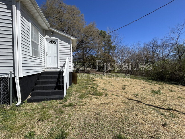 Building Photo - 107 S Inman Ave