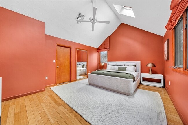 Building Photo - 16 Carthay Cir