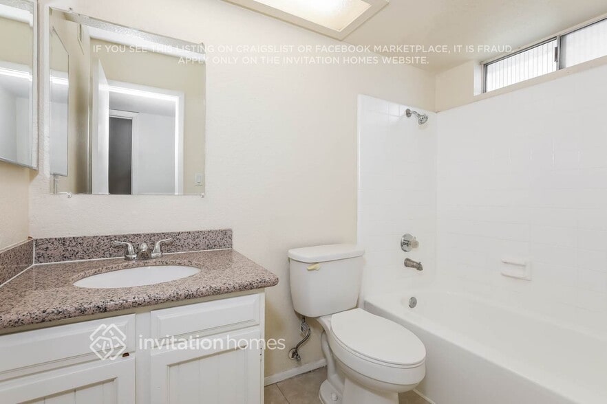 Building Photo - 726 W Laguna Azul Ave