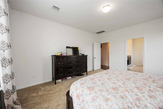 Building Photo - 8006 Ash Ridge Dr