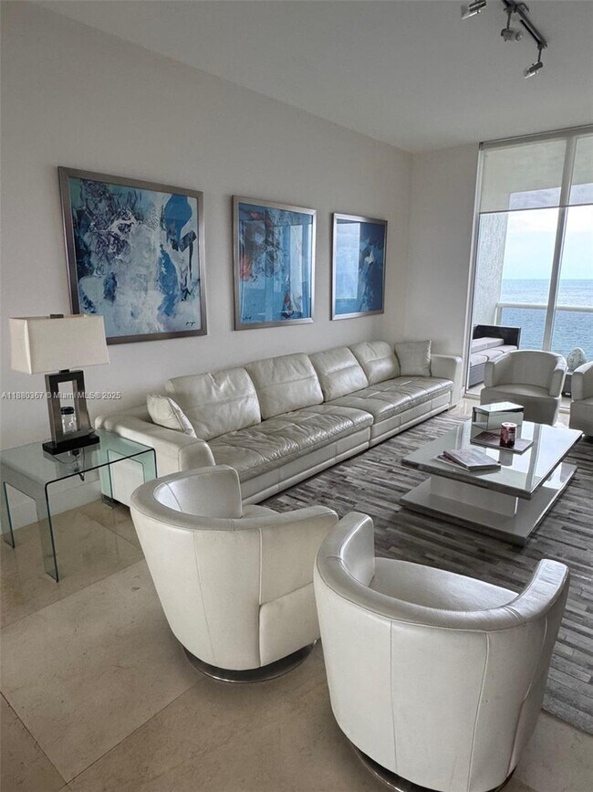 Building Photo - 16001 Collins Ave