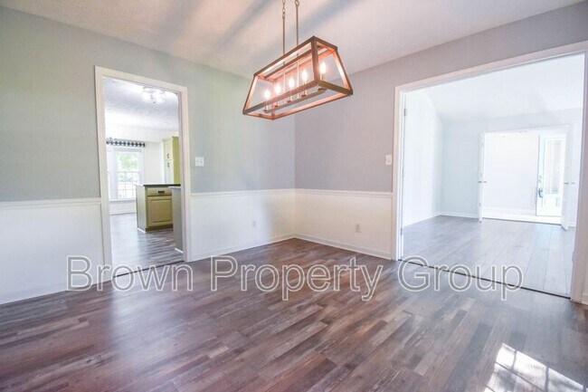 Building Photo - 867 Long Iron Dr
