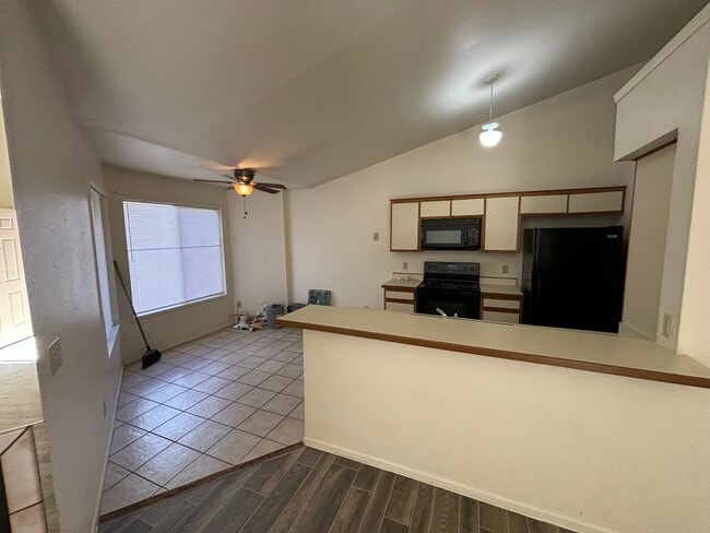 Building Photo - 1714 W Park Wood Ln