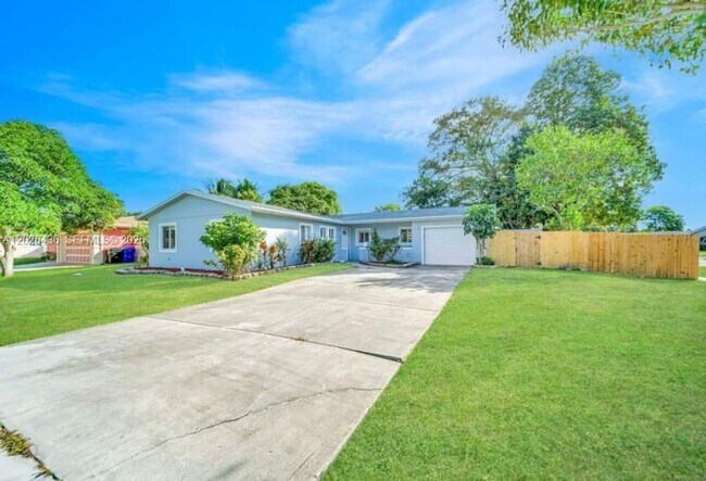 Building Photo - 6812 Rio Pinar