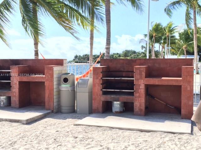 Building Photo - 680 NE 64th St