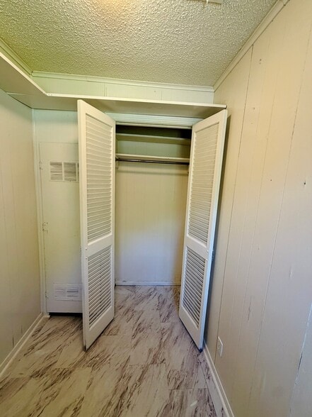 Building Photo - 3610 Davis St