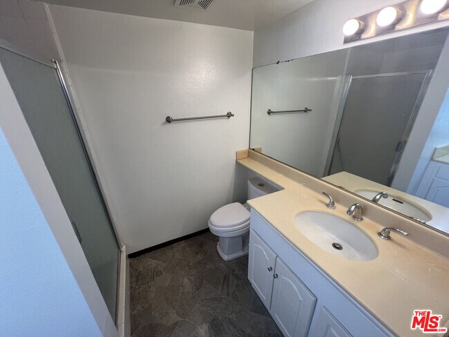 Building Photo - 1328 9th St