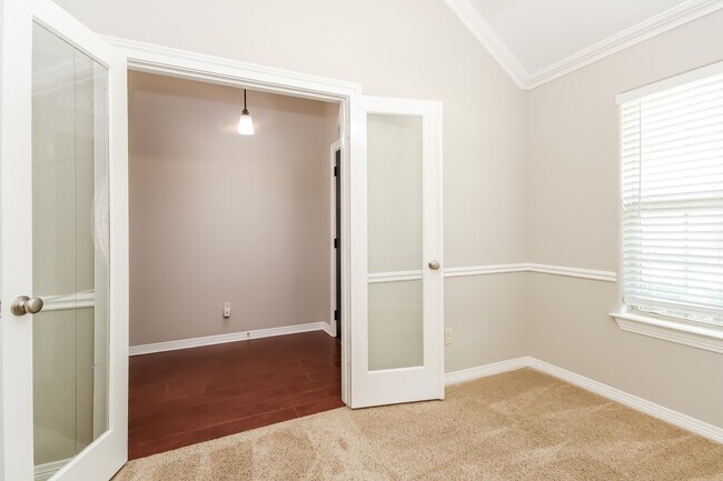 Building Photo - 11127 Overland Trail Dr