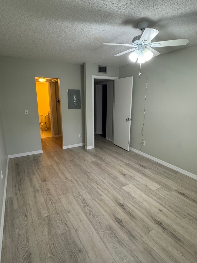 Building Photo - 1504 Virginia Ave