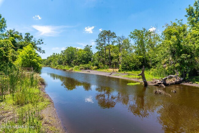 Building Photo - 4227 Woodmere St