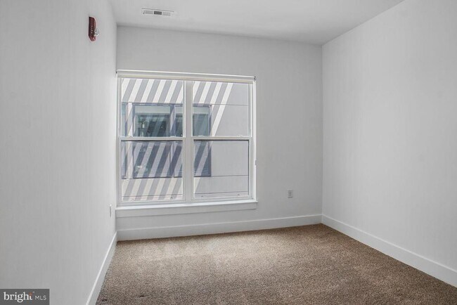 Building Photo - 1111 Orren St NE