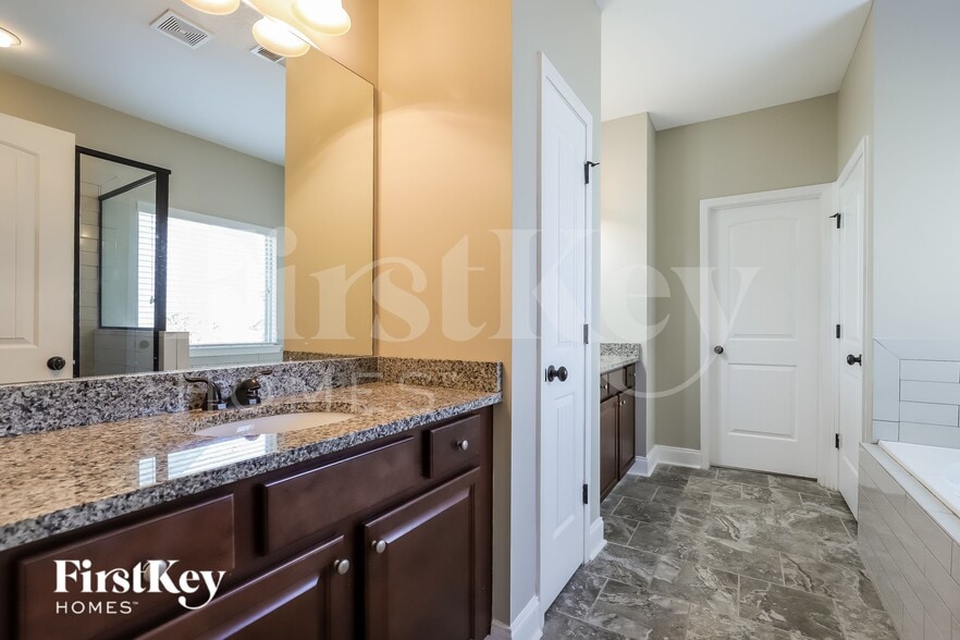 Building Photo - 4351 Highland Gate Pkwy